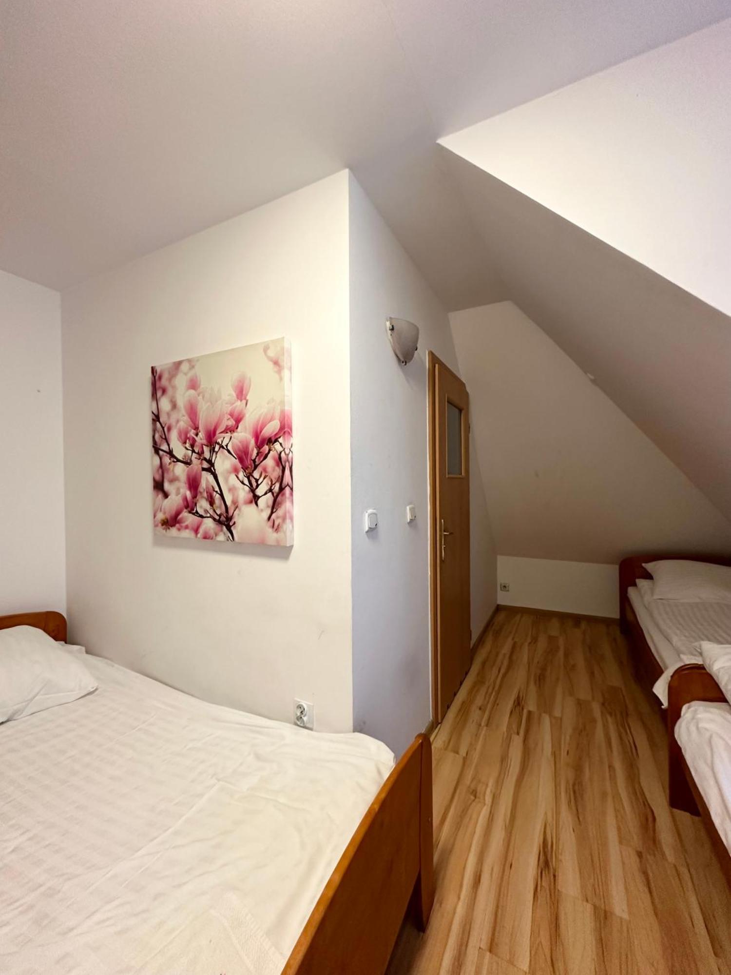 Za Miedza Motel 2*