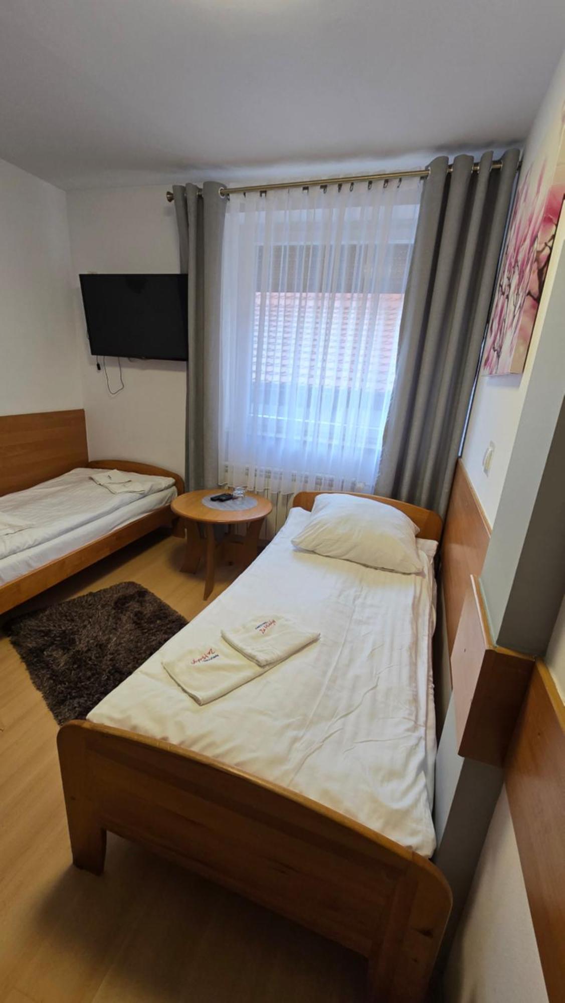 Za Miedza Motel 2*